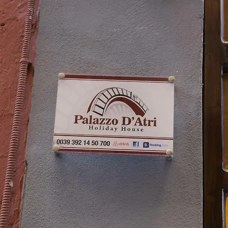 Palazzo D'atri Vakantiehuis *